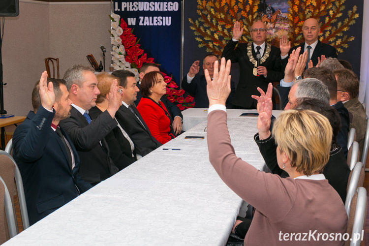 Uroczystość nadania szkole w Zalesiu...