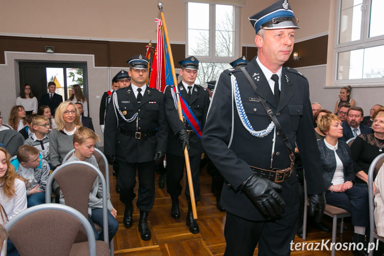 Uroczystość nadania szkole w Zalesiu...