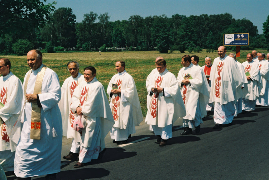 Uroczystość pod krzyżem papieskim w Krośnie