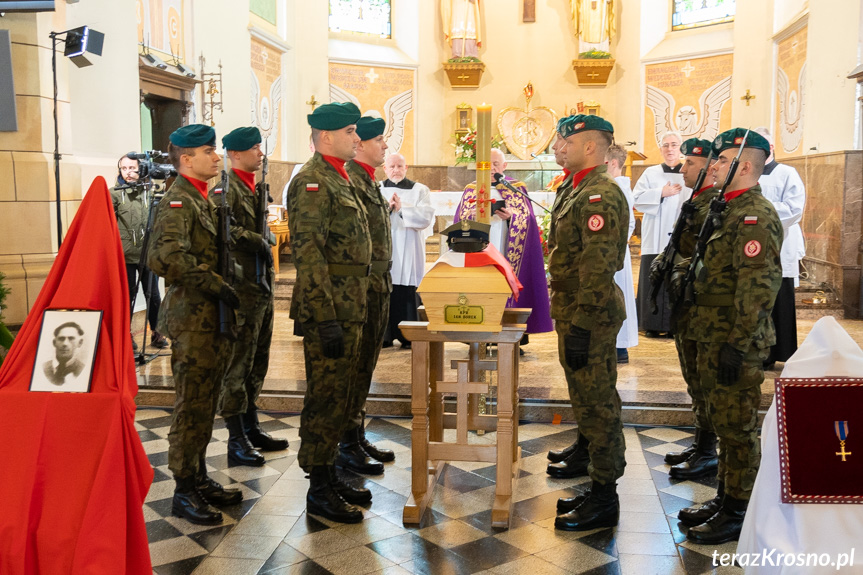 Uroczystość pogrzebowa kpr. Jana Borka w Lubatowej