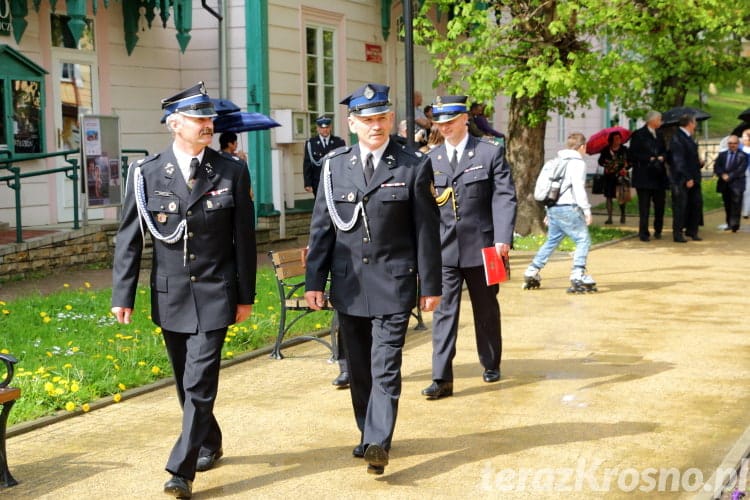 Uroczystość przekazania samochodu pożarniczego OSP Iwonicz-Zdrój