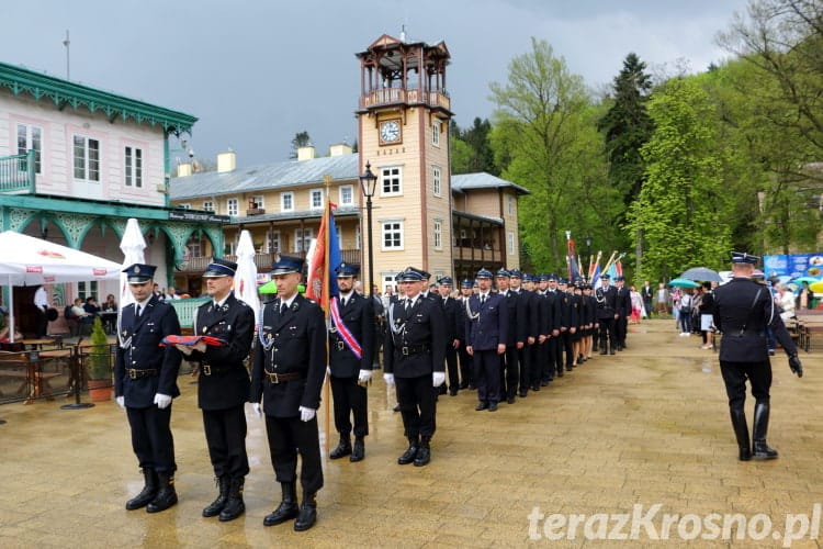 Uroczystość przekazania samochodu pożarniczego OSP Iwonicz-Zdrój