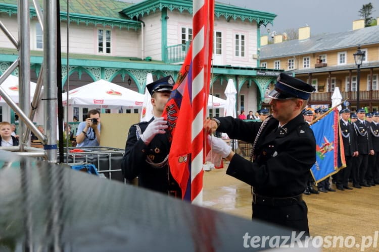 Uroczystość przekazania samochodu pożarniczego OSP Iwonicz-Zdrój