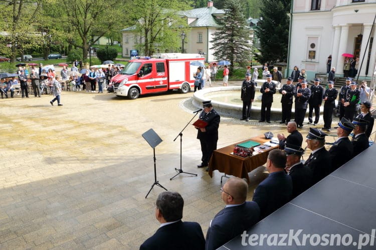 Uroczystość przekazania samochodu pożarniczego OSP Iwonicz-Zdrój