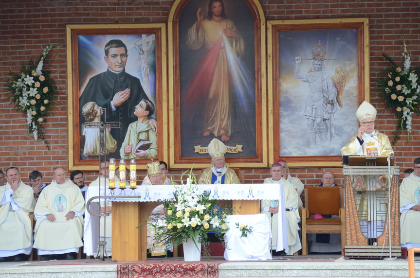 Uroczystości koronacyjne w Sanktuarium św. Michała Archanioła i bł. ks. Bronisława Markiewicza w Miejscu Piastowym