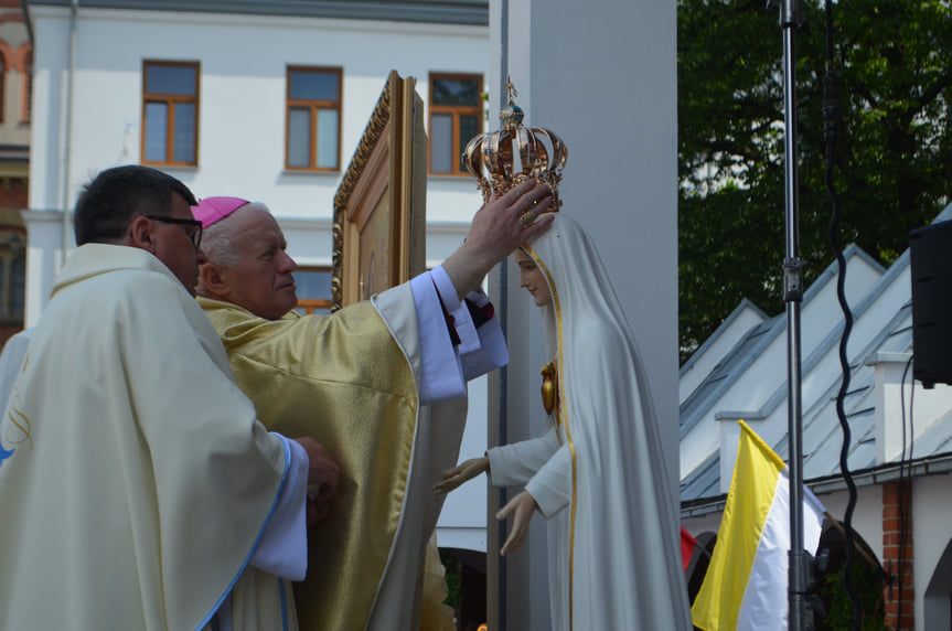 Uroczystości koronacyjne w Sanktuarium św. Michała Archanioła i bł. ks. Bronisława Markiewicza w Miejscu Piastowym