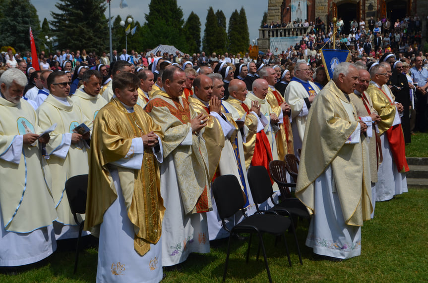 Uroczystości koronacyjne w Sanktuarium św. Michała Archanioła i bł. ks. Bronisława Markiewicza w Miejscu Piastowym