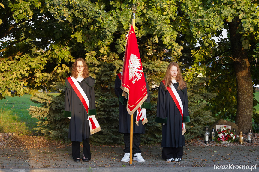 Uroczystości patriotyczne w Zręcinie