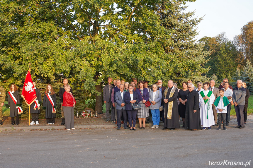 Uroczystości patriotyczne w Zręcinie