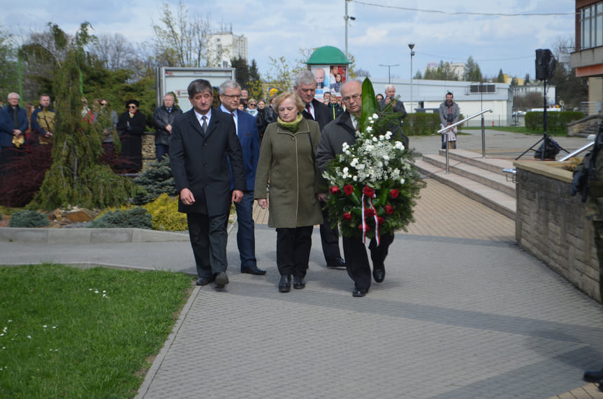 Uroczystości rocznicowe przez Starostwem Powiatowym w Krośnie