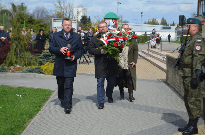 Uroczystości rocznicowe przez Starostwem Powiatowym w Krośnie