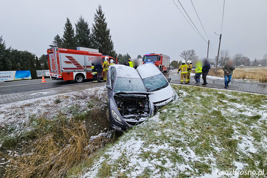 Ustrobna. Zderzenie dwóch samochodów