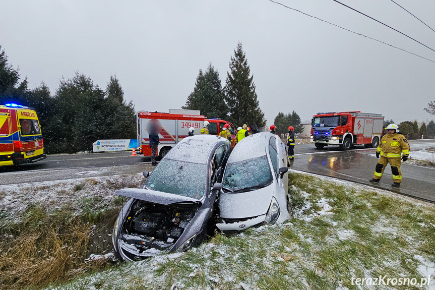 Ustrobna. Zderzenie dwóch samochodów