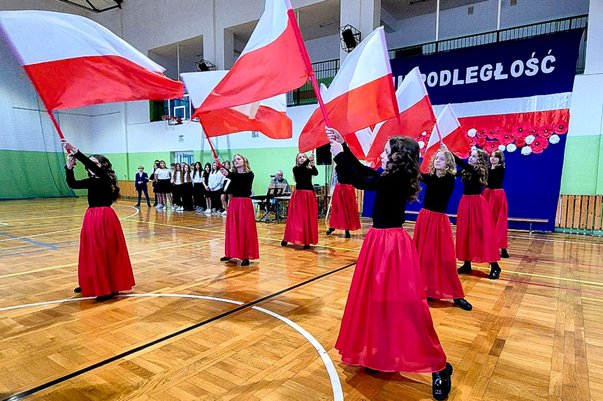 Święto Niepodległości w SP w Lubatowej