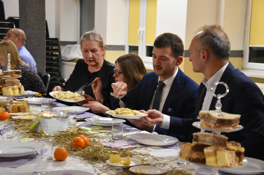 Wigilijne spotkanie drużyny harcerskiej w Lubatowej