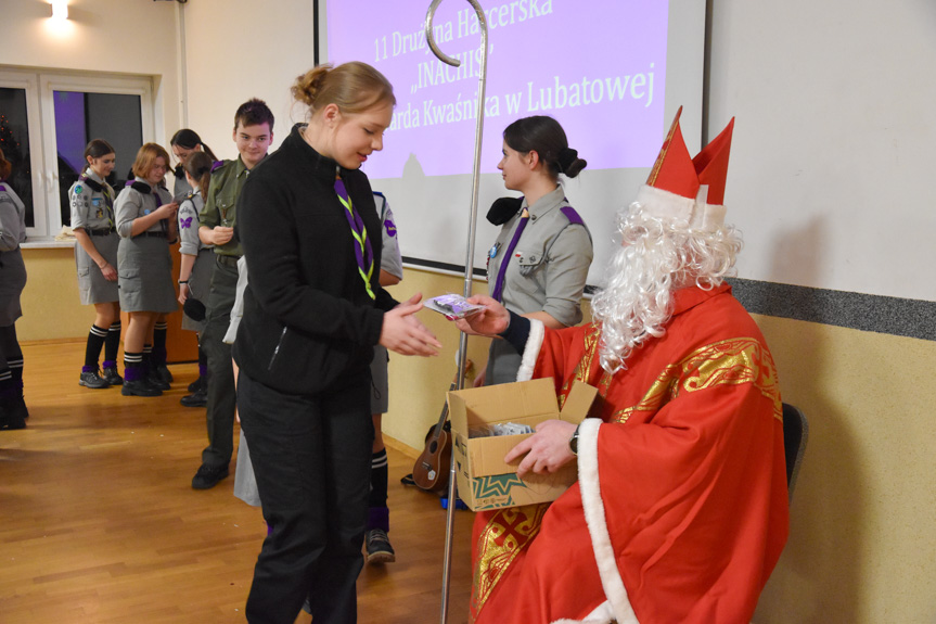 Wigilijne spotkanie drużyny harcerskiej w Lubatowej