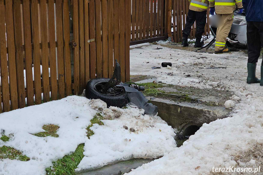 Wjechał do rowu i uderzył w przepust