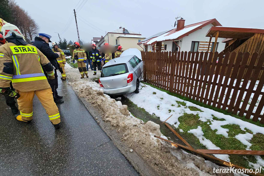 Wjechał do rowu i uderzył w przepust