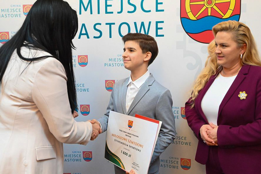 Wójt Gminy Miejsce Piastowe przyznała stypendia sportowcom