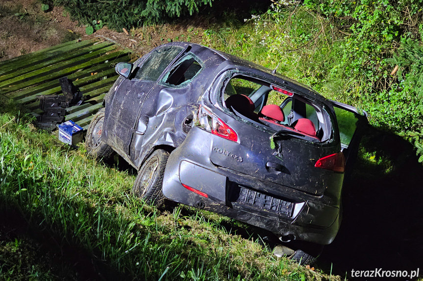 Wola Komborska. Wypadek samochodu osobowego