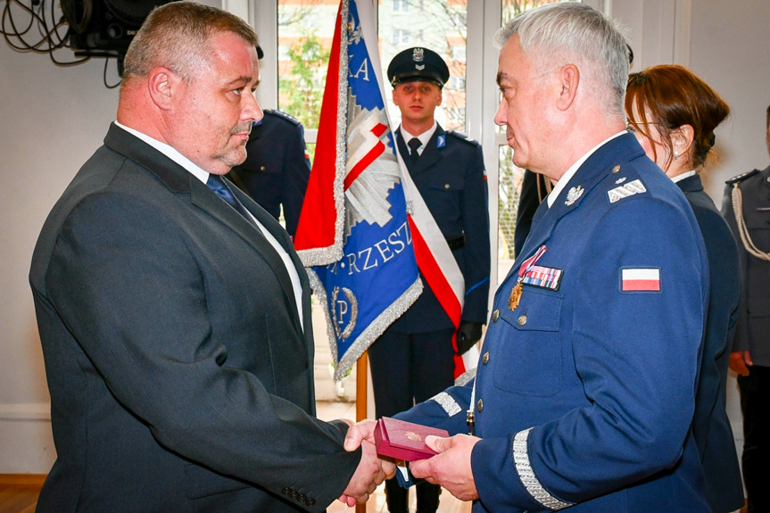 Wręczenie odznaczeń dla policjantów