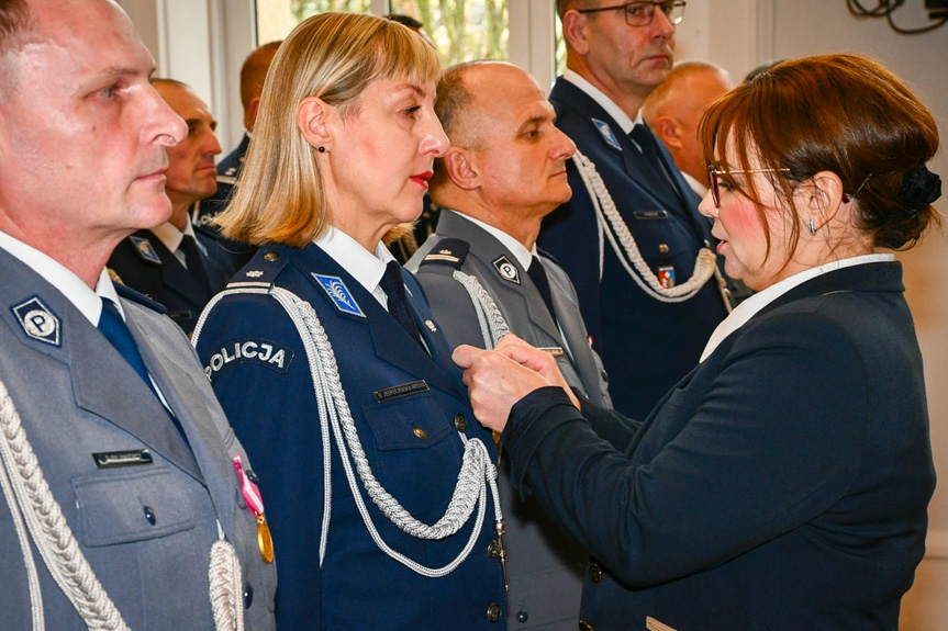 Wręczenie odznaczeń dla policjantów