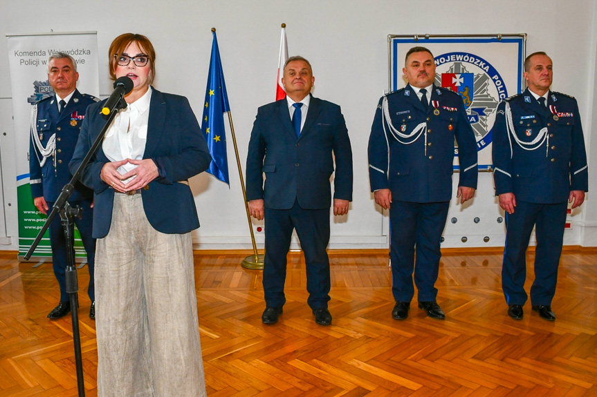 Wręczenie odznaczeń dla policjantów