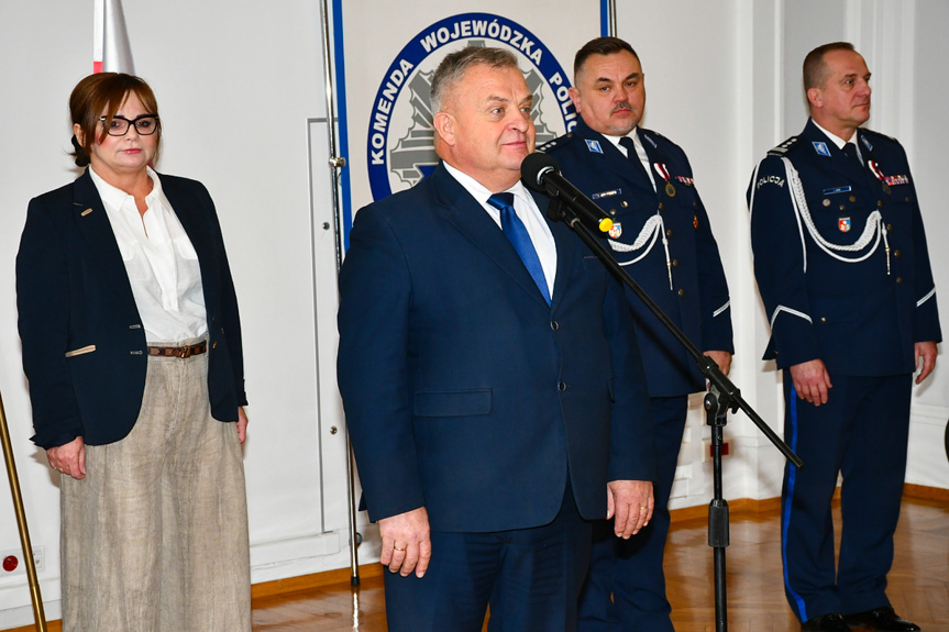 Wręczenie odznaczeń dla policjantów