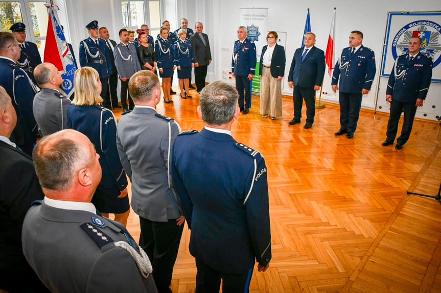 Wręczenie odznaczeń dla policjantów