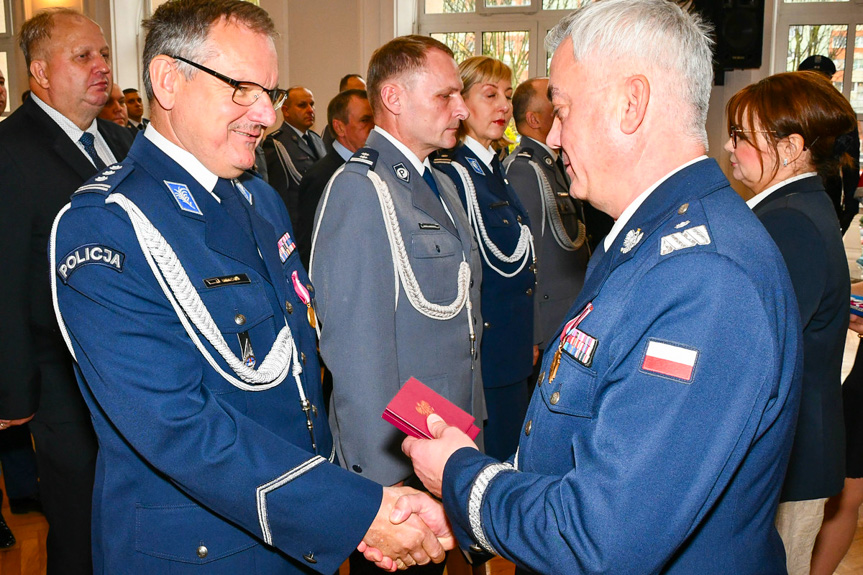 Wręczenie odznaczeń dla policjantów