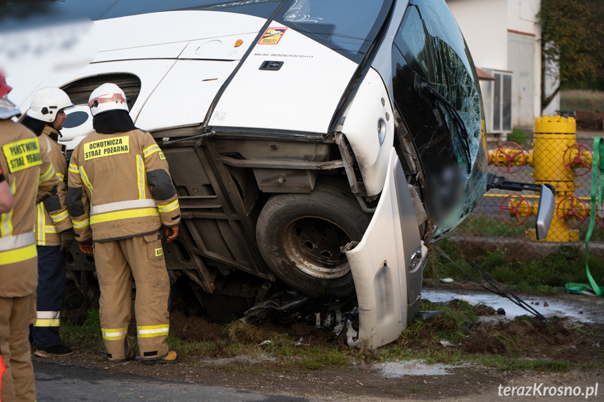 Wypadek autokaru w Grabownicy Starzeńskiej