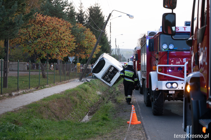 Wypadek autokaru w Grabownicy Starzeńskiej