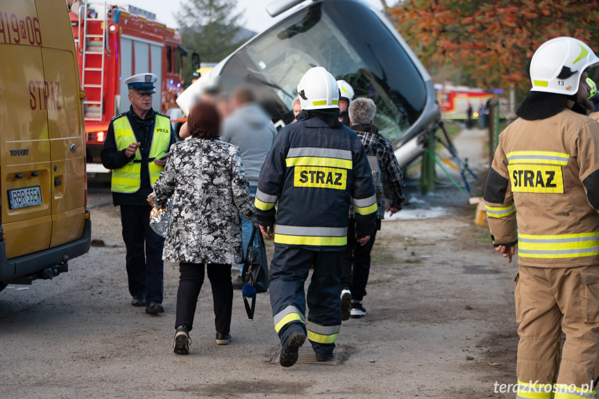 Wypadek autokaru w Grabownicy Starzeńskiej