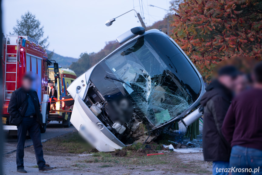 Wypadek autokaru w Grabownicy Starzeńskiej