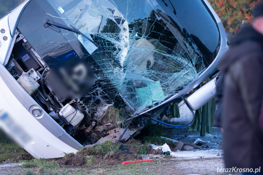 Wypadek autokaru w Grabownicy Starzeńskiej