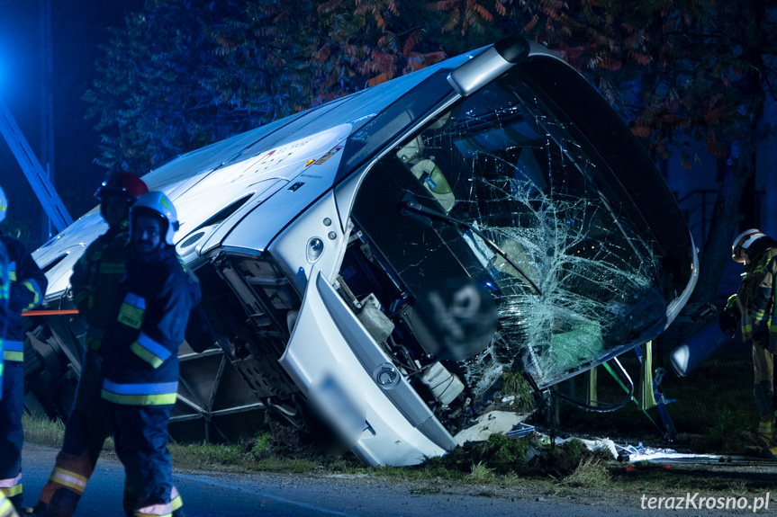 Wypadek autokaru w Grabownicy Starzeńskiej