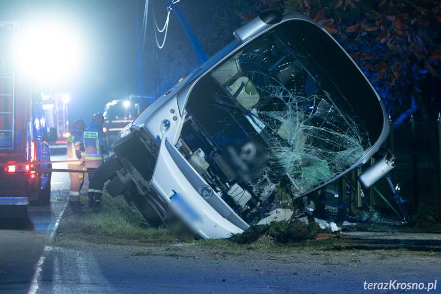 Wypadek autokaru w Grabownicy Starzeńskiej