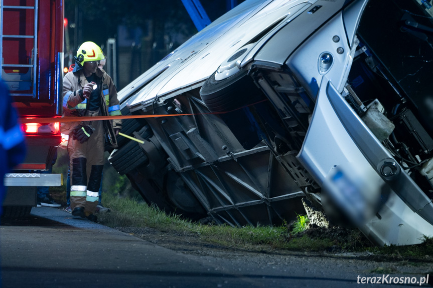 Wypadek autokaru w Grabownicy Starzeńskiej