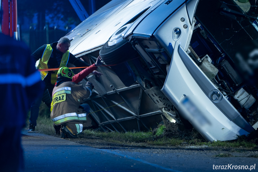 Wypadek autokaru w Grabownicy Starzeńskiej