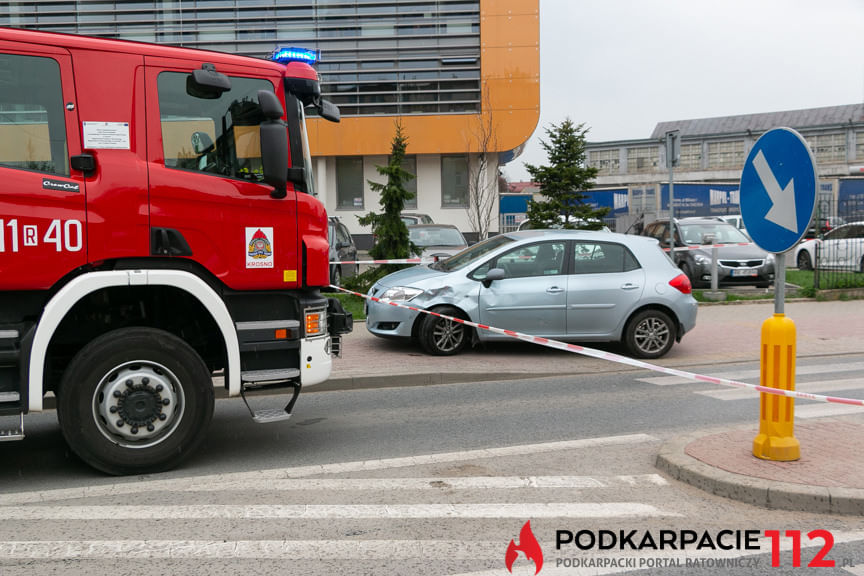 Wypadek na skrzyżowaniu Tysiąclecia z Magurów