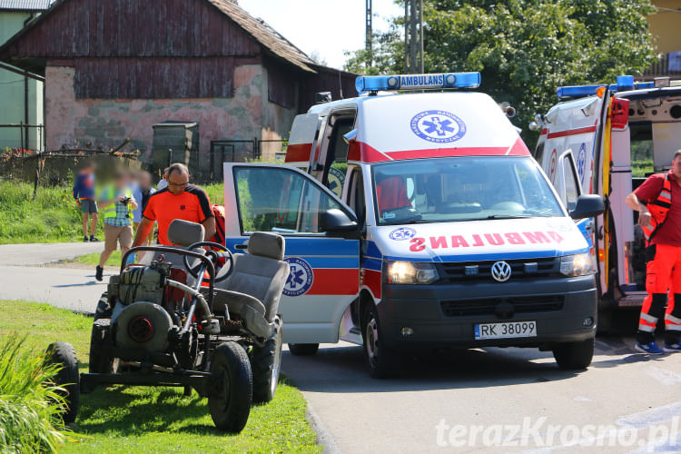 Wypadek w Faliszówce. Dwóch mężczyzn przygniecionych przez motocykl