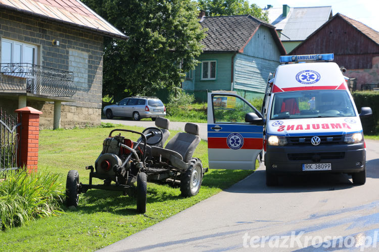 Wypadek w Faliszówce. Dwóch mężczyzn przygniecionych przez motocykl