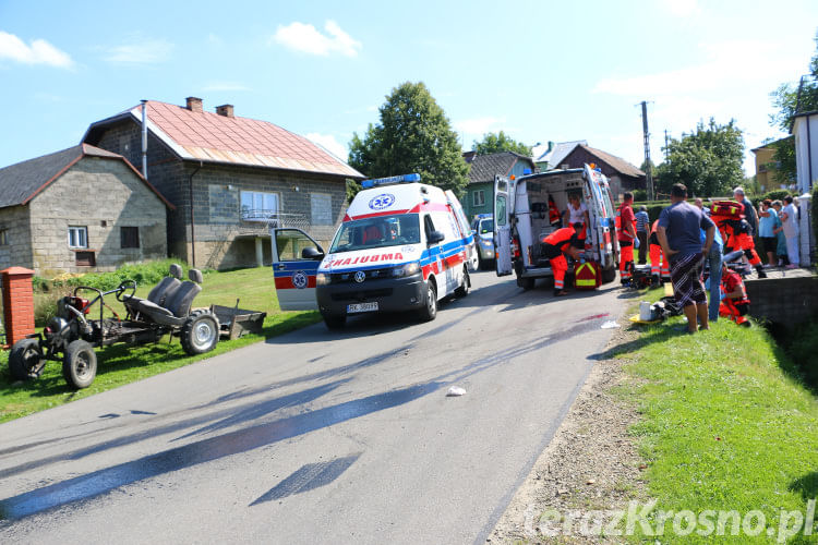 Wypadek w Faliszówce. Dwóch mężczyzn przygniecionych przez motocykl