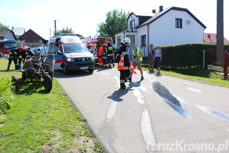 Wypadek w Faliszówce. Dwóch mężczyzn przygniecionych przez motocykl