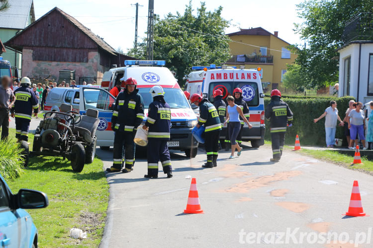 Wypadek w Faliszówce. Dwóch mężczyzn przygniecionych przez motocykl