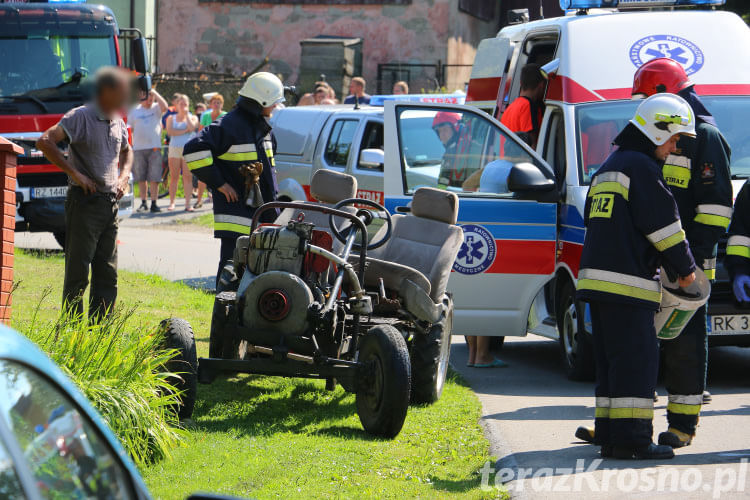 Wypadek w Faliszówce. Dwóch mężczyzn przygniecionych przez motocykl