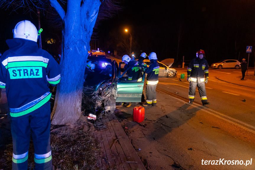 Wypadek w Krośnie, zderzenie dwóch samochodów