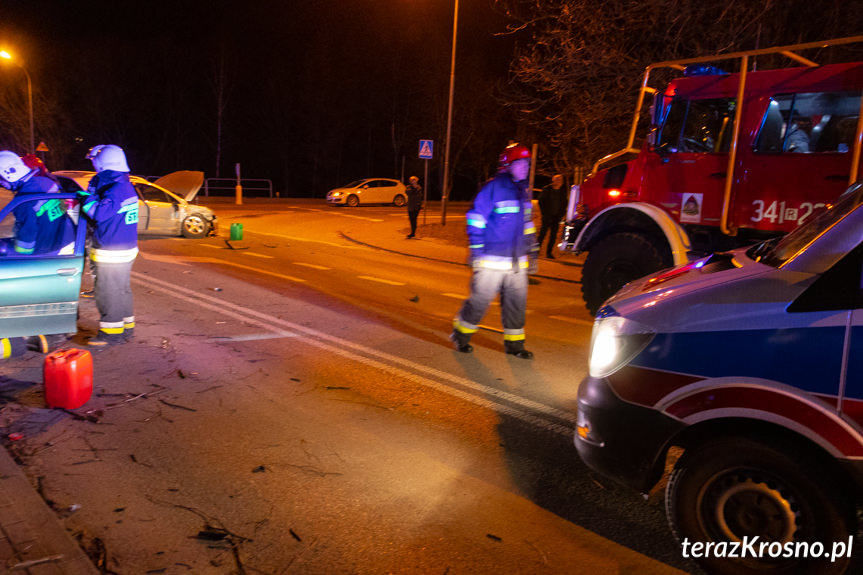 Wypadek w Krośnie, zderzenie dwóch samochodów