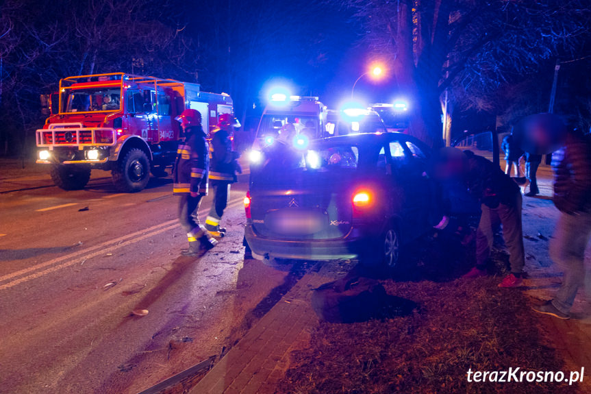 Wypadek w Krośnie, zderzenie dwóch samochodów