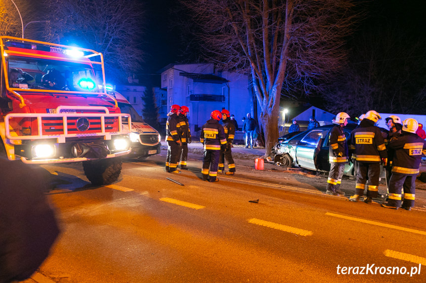 Wypadek w Krośnie, zderzenie dwóch samochodów